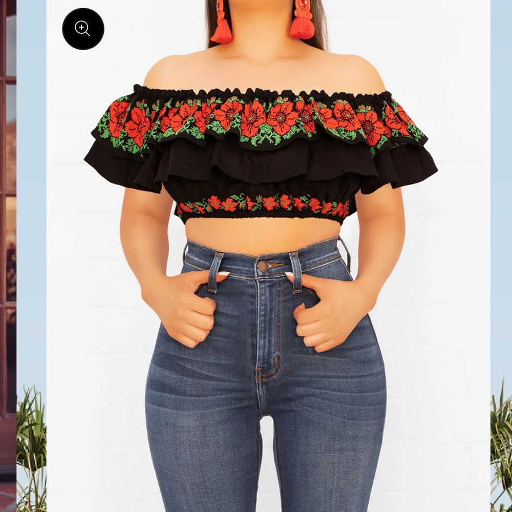 Herencia Collection Sonadora Ruffle Off Shoulder Crop Top Black / Red Floral XL